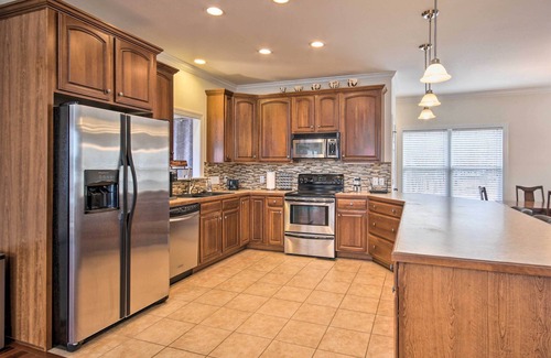 Winnsboro Casa | Dreamy Ridgeway Home w/ Grill on Lake Wateree!
