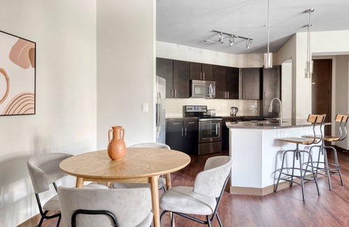 Dawson Apartamento | Dreamy South Austin 2BR w/ Pool, W/D & Gym, nr restaurants, by Blueground