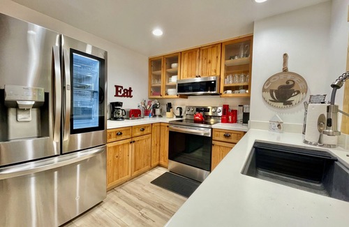 Camano Island Casa | Dreamy trees & woodsy views just up from Tyee Beach… Camano Log House