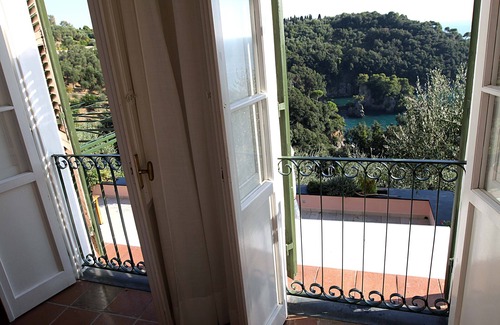 Lerici Villa | Villa de ensueño con piscina de agua de mar y vista espectacular.