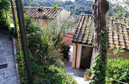 Lerici Villa | Villa de ensueño con piscina de agua de mar y vista espectacular.