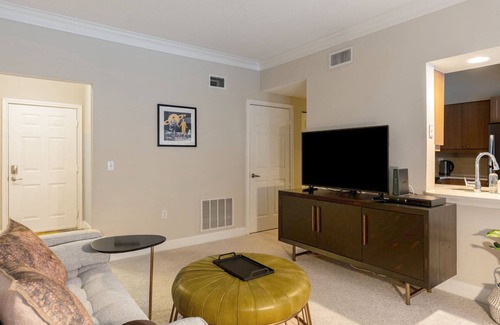 Waltham Apartamento | Dreamy Waltham 1BR w/ Gym & W/D, nr Shops & Groceries, by Blueground