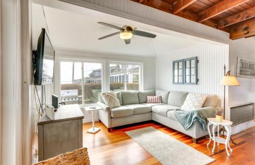 Westbrook Center Casa | Dreamy Waterfront Westbrook Home on Private Beach