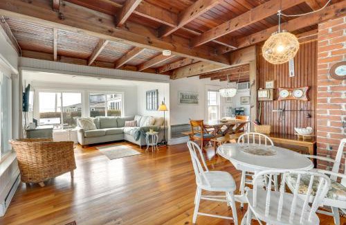Westbrook Center Casa | Dreamy Waterfront Westbrook Home on Private Beach