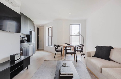 Williamsburg Apartamento | Dreamy Williamsburg 2BR w/ Laundry, near Subways, by Blueground