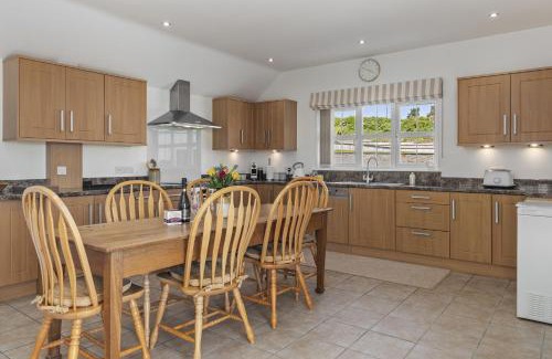 Blaenwaun Casa | Drefach - Refurbished farmhouse in stunning surroundings with hot tub