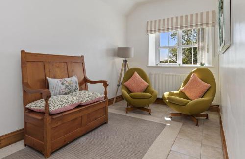 Blaenwaun Casa | Drefach - Refurbished farmhouse in stunning surroundings with hot tub