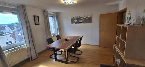 Weingarten Apartamento | Drei Zimmer Appartment mit Küche & Bad