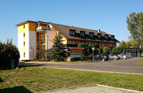 Cottbus Casa | Dreibettzimmer 2 - Hotel Willmersdorfer Hof S
