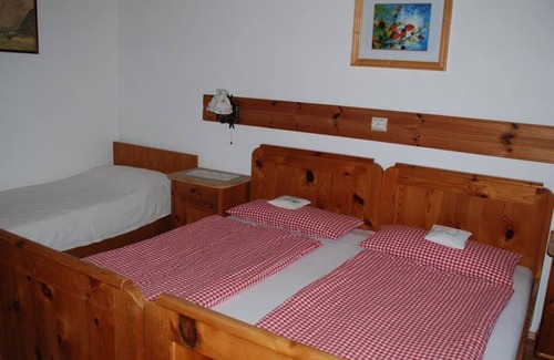 Vorderstoder Otro | Dreibettzimmer mit Dusche, WC - Gesundheits- und Biobauernhof Rotbuchner