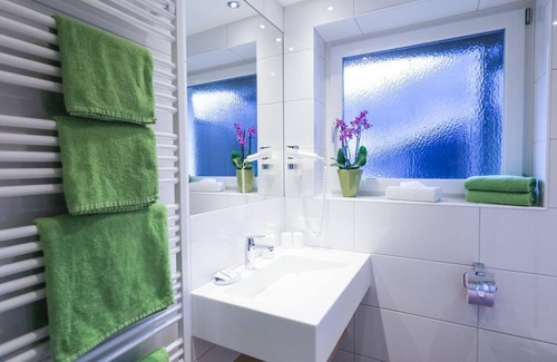 Untertschern Cabaña | Dreibettzimmer mit Südbalkon - Haus Maria