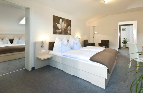 Untertschern Cabaña | Dreibettzimmer mit Südbalkon - Haus Maria