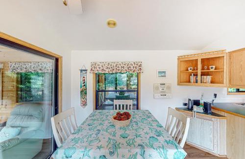 Brookings Casa | Drift Away Cabin