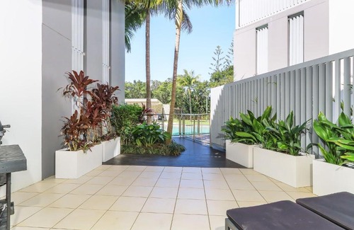 Casuarina Apartamento | Drift North 5 - Deluxe swim up one becdroom