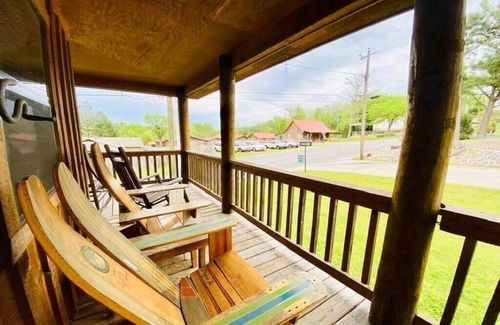 Mountain View Casa | Driftwood Cabin #303