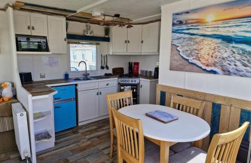 Anderby Creek Casa | Driftwood Cabin - Dog Friendly Anderby Creek