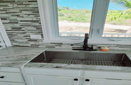 George Town Casa | Driftwood Haven ~ Car Included! Modern 3 Bedroom Home in Paradise!