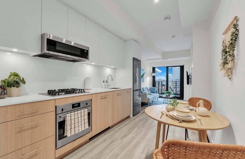 Eau Claire Apartamento | Driftwood Heights DT | Gym | City Views