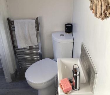 Axmouth Casa | Driftwood Hideaway
