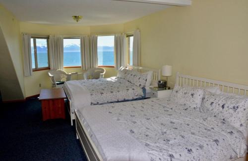Homer Hotel | Driftwood Inn