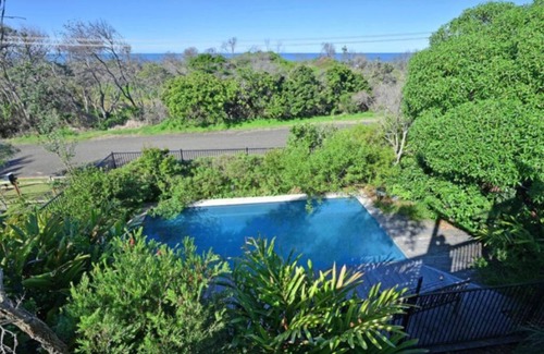 Wallabi Point Casa | Driftwood - ocean view beach house with pool