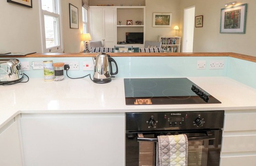 Stoke Fleming Cabaña | DRIFTWOOD, romantic, country holiday cottage in Stoke Fleming