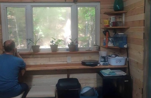 Ozone Cabina | Driftwood Treehouse Cabin w/AC, Peaceful & Cozy!