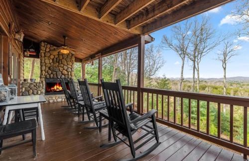 Morganton Casa | Drink Up The View - Full Mountain Views