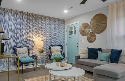 Hanahan Casa | “Drinks Out Back” Pet Friendly Recently Updated 12 min to downtown Charleston
