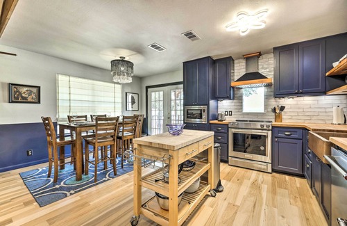 Dripping Springs Cabina | Dripping Springs Cabin w/ Pool, Hill Country Views