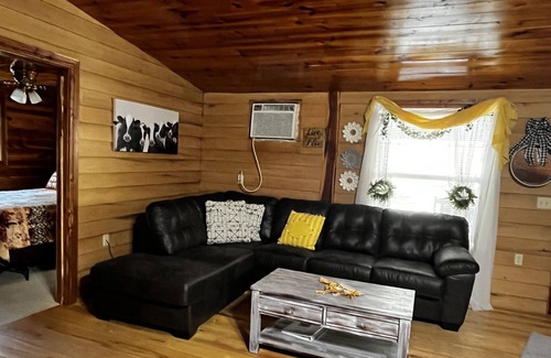 Bronston Cabina | Dripping Springs Cabin