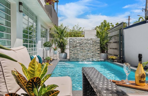 Santurce Apartamento | Driver, Chef, Maid, & Pool - VIP Service