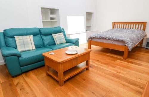 St Just Casa | Drog Penn