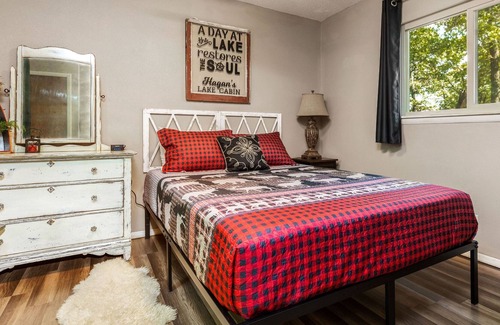 Jay Cabina | Drowning Creek Cabin & Bunkhouse ~ Sleeps 12