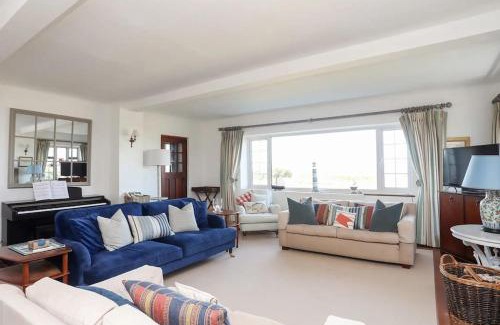 Trearddur Bay Casa | Druidsmoor - Sea Views-sleeps 8-Ravenspoint road