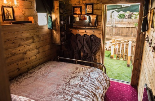 Lisburn Casa | Plum Tree Cottage - Sauna, cabaña de barbacoa, capacidad para 6, 4 * NITB