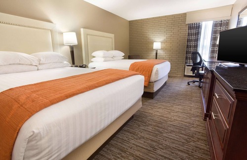 Greensboro Hotel | Drury Inn & Suites Greensboro