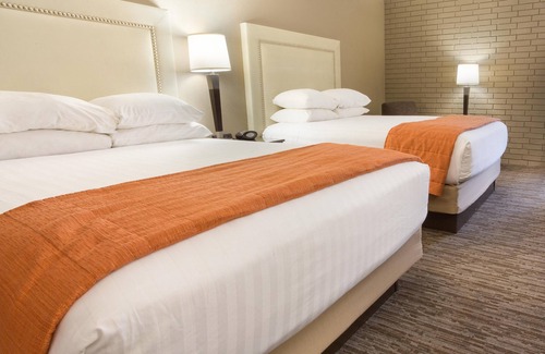 Greensboro Hotel | Drury Inn & Suites Greensboro