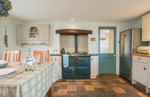 St Brides Casa | Drws Gobaith-West