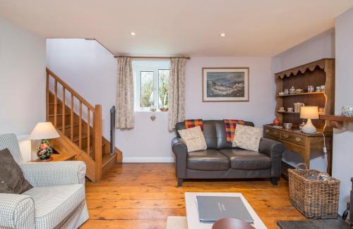 St Brides Casa | Drws Gobaith-West