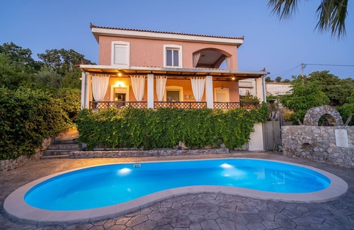 Armenoi Villa | Dryades Villa. Situado a 8 km de la playa de Rethymnon