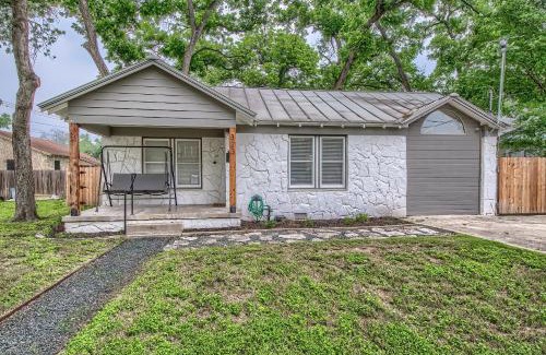 New Braunfels Casa | DT 323 Kessler Cottage