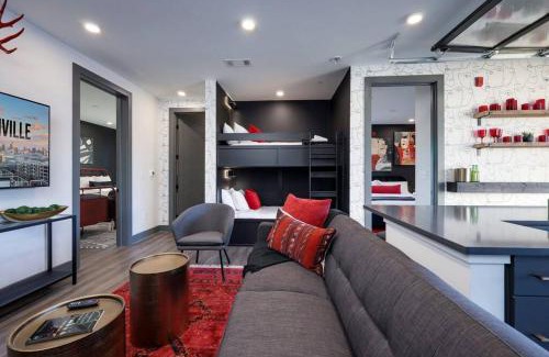 Rolling Mill Hill Casa | DT Nashville Walk to Broadway 2 Bedrooms Sleeps 8