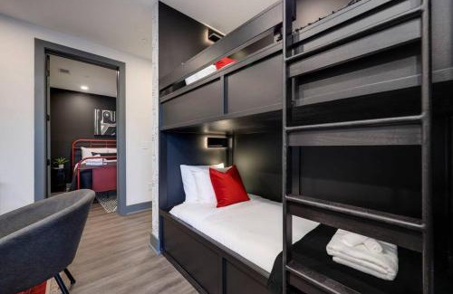 Rolling Mill Hill Casa | DT Nashville Walk to Broadway 2 Bedrooms Sleeps 8
