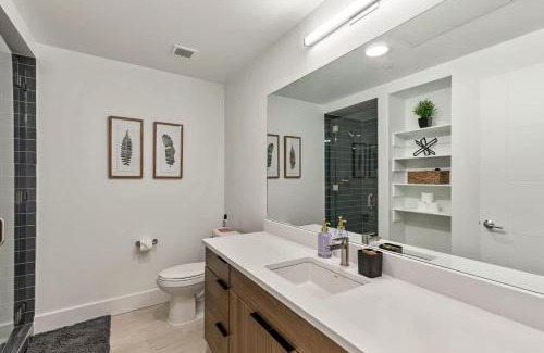 Rio Grande Apartamento | DT SLC Rooftop Pool Hot Tub King Bed Parking