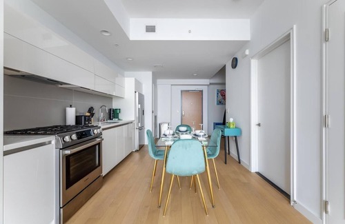 Vernon Condominio | DTLA Bliss Views, Pool, Free Parking