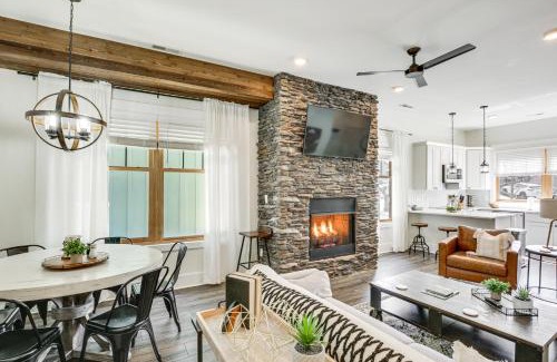 Blowing Rock Apartamento | Dtwn Blowing Rock Condo with Private Hot Tub!