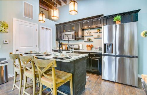 Monett Apartamento | Dtwn Loft in the Heart of Monett Pets Welcome!