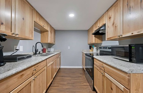 Glasgow Apartamento | Dual Delight Stylish Duplex 2-Unit Home