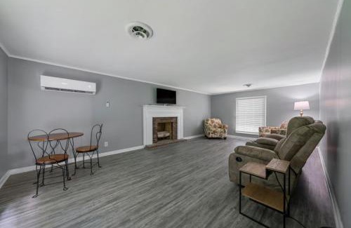Glasgow Casa | Dual Delight Stylish Duplex 2-Unit Home